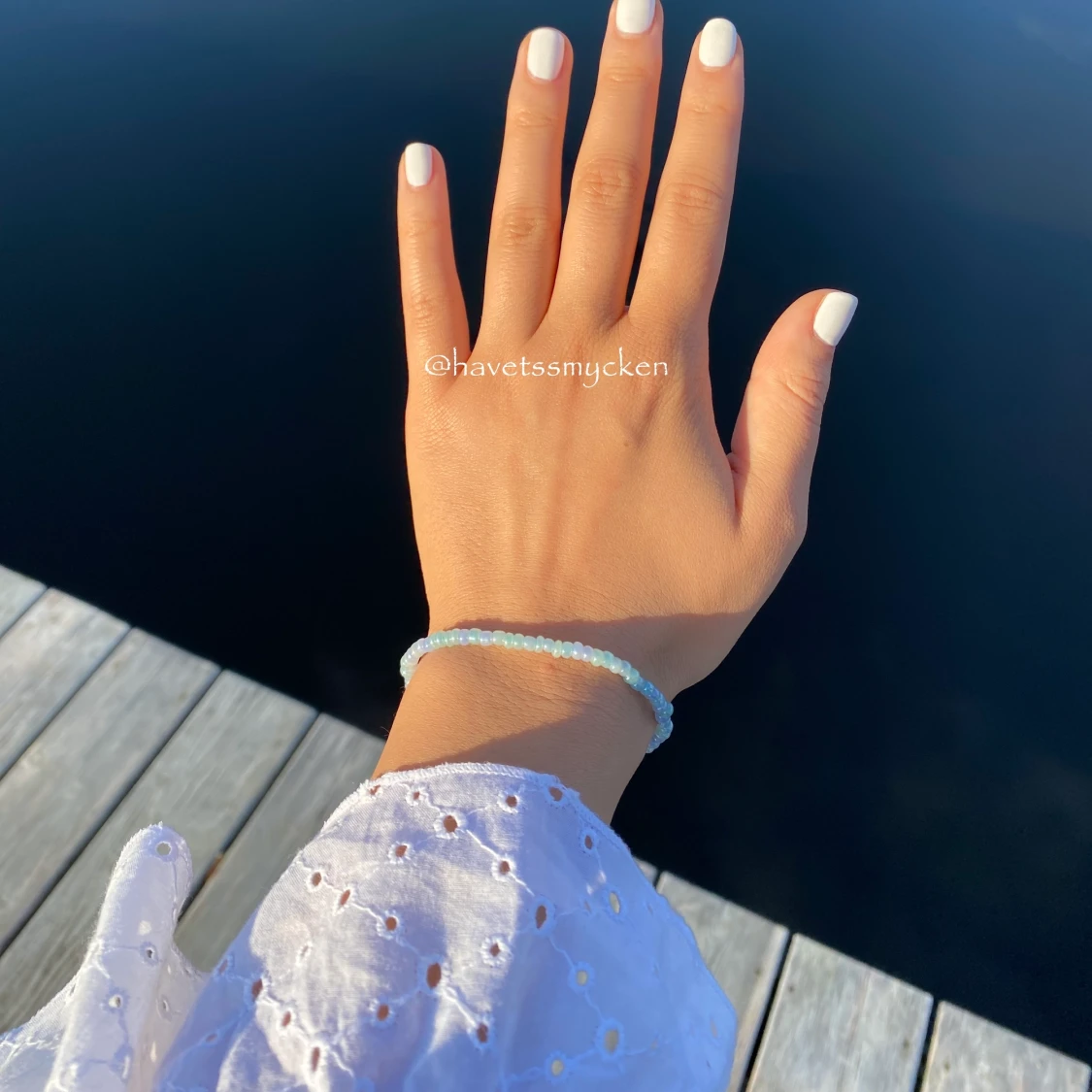 Skimrande pärlarmband 