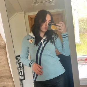 Ralph Lauren Rugbytröja i strl M - En retro blå rugbytröja som knappt är använd! 100 kr inkl frakt🙌