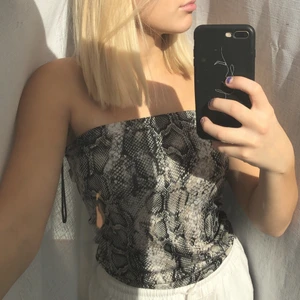 New yorker top (storlek m) - Mönstrad top från new yorker köpt för ca 1år sen? Använt endast 1 gång. Samma skick som när jag köpte den👍🏼:)