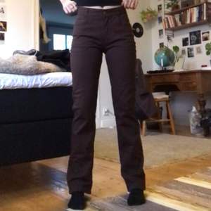 Suuupersnygga utsvängda jeans som var för små för mig :( jag är 172. skriv om ni har frågor ✨