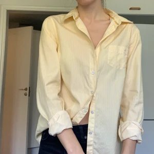 Skjorta Stockh LM - Så snygg skjorta från Stockh LM i mycket gott skick! Använd ett fåtal gånger.