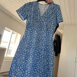 Helt nya klänningar  - Storlek xs och small billigare vid snabb affär