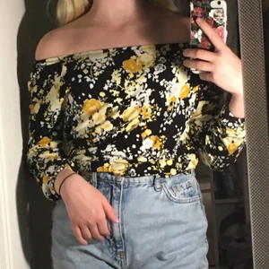 Tröja från Åhléns i storlek xs - Bra skick o fin, inte mycket använd🥰