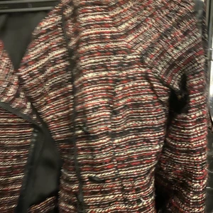 Zara blazer storlek L - Väldigt fin blazer som behöver ett nytt hem.   Hämtas från Huddinge eller city. Kan även fraktas, men köpare betalar frakt.