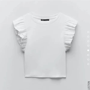 Zara volang topp - Lägger upp igen eftersom förra köparen inte svarar längre. Säljes pga ingen användning längre, i fint skick 💞