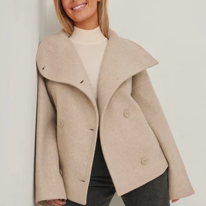 Nakd jacka  - Buda från 900kr, har endast testat. Strl 36, köparen står för frakt 