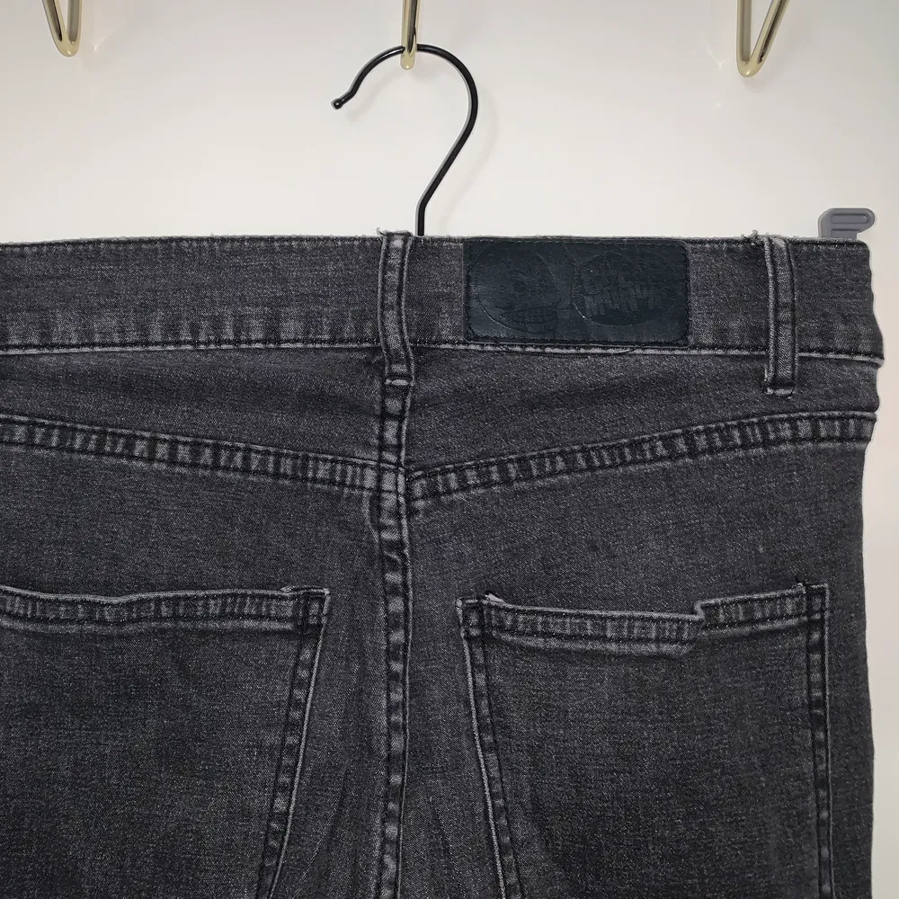 Black skinny stretchy jeans, i strl 24/32. Extremt bekväma och sitter snyggt på.. Jeans & Byxor.