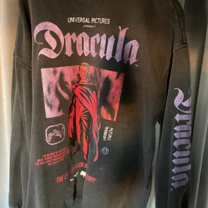 skitcool tröja - från hm🖤 strl s/m. frakt tillkommer!!