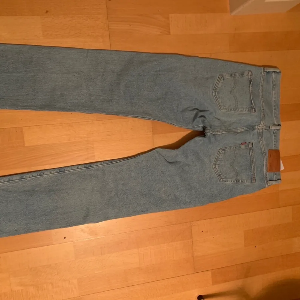 Bra skick använda väldigt lite, köpte från levis hemsida orginell 501 storlek 30/30. Jeans & Byxor.