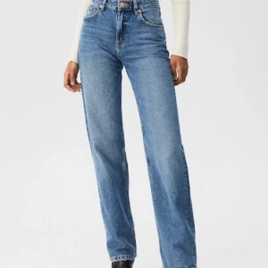 Nya jeans - Helt nya jeans från pull and bear aldrig andvända. Säljer för att dem var för små. Dem är i storlek 36✨BUDA i komentarerna