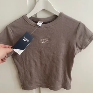 Reebok T-shirt - Oanvänd T-shirt från Reebok! Lappen kvar! Strl M