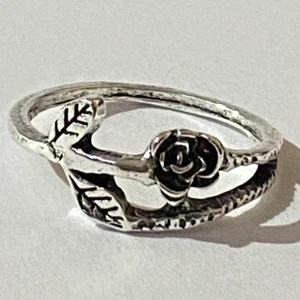 Ring - Silverring i form av en ros.