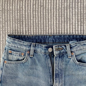 Weekday jeans - Säljer dessa snygga högmidjade jeansen från weekday. De är långa på mig som är 168🌟