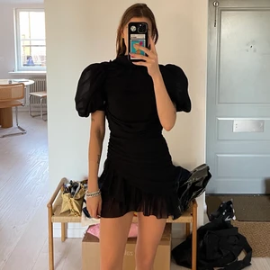 Mergim klänning  - Mergim klänning- helt ny - storlek S 