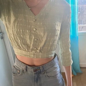 Topp från Chiquelle  - Säljer denna jätte fina topp från Chiquelle. Använd ett fåtal gånger så den är i bra skick! Kontakta mig om du är intresserad🌷 