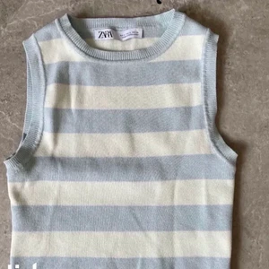 Zara linne - Söker en av mina zara linnen. Har köpt det på Plick sen innan men knappt använt det sen jag köpte det. Inga fläckar och inget annat som är fel på den, alltså ett väldigt fint skick. Linnet är storlek S men kan också passa på XS och M.