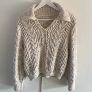 Stickad Zara tröja - Säljer stickade tröja som inte har kommit till användning. Super bra skick💗💕