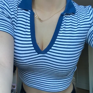 Zara t shirt - Svin snygg zara t shirt med jätte fin urringning, sitter så fint på 😫😍