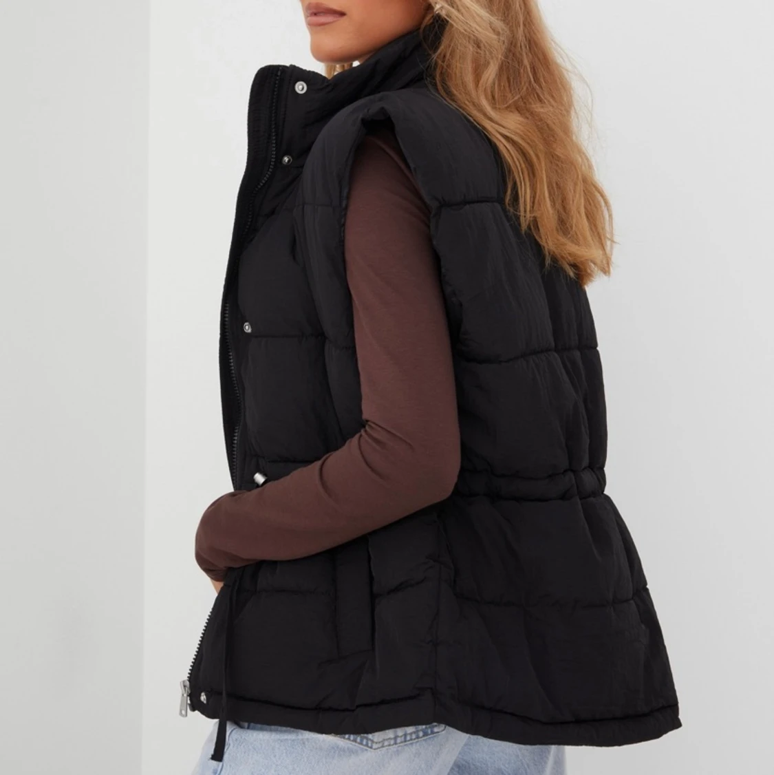 Svart dunväst - 90