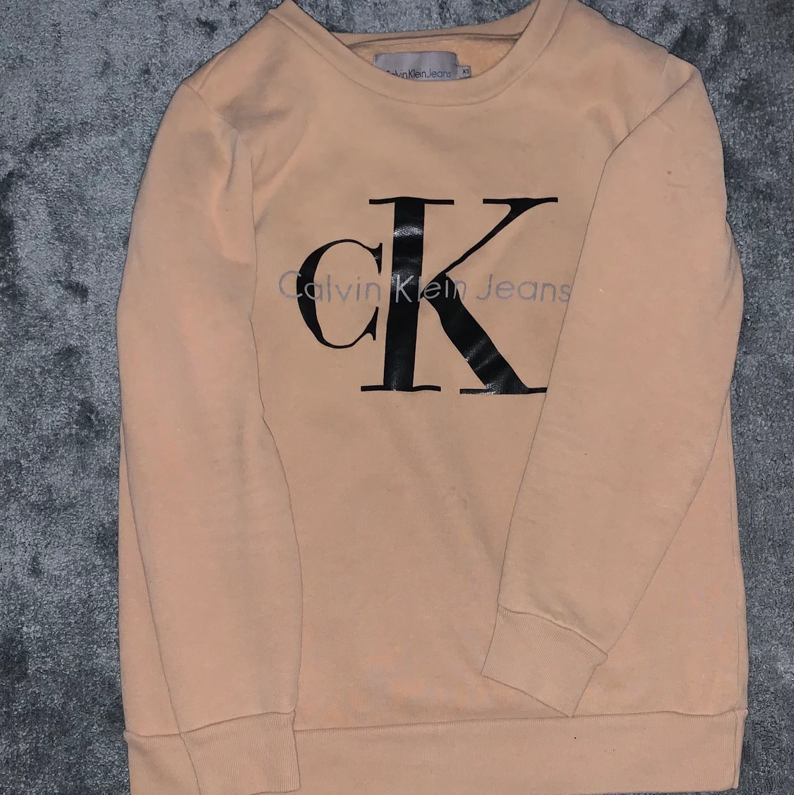 Beige Calvin Klein tröja