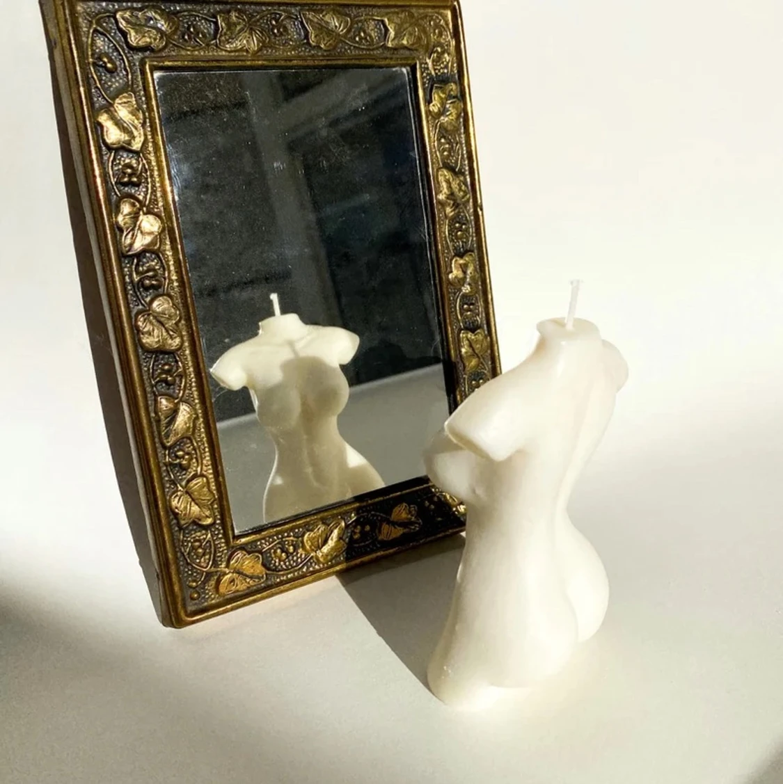 Female Body Candle - 90