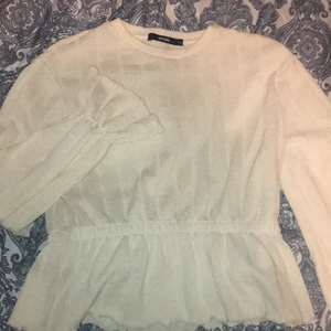 Tröja - En jätte fin tröja från bikbok. Använd cirka 2ggr. Säljer för att den tyvärr är för liten.