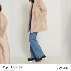 Fluffig jacka  - Fluffig jacka från nakd oanvänd i storlek 36, oanvänd. Jätte skönt och mysig, oversized. 