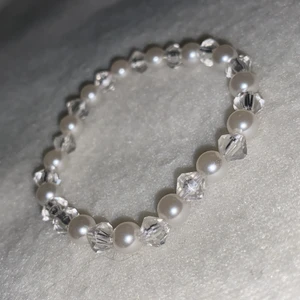 Armband - Ett armband som passar till allt, ONESIZE.                        Frakt tillkommer!