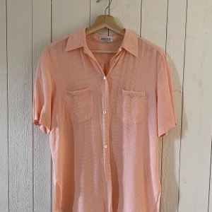 Skjorta från Seiden Sticker - Luftig och snygg skjorta från Seiden Sticker. Bra skick. 