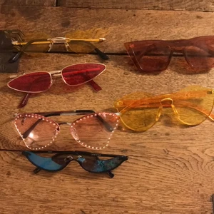 Solglasögon - Glasögon 40kr - 60kr