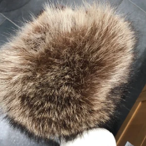 Pälsmössa - Så snygg o trendig pälsmössa i äkta räv, fint skick! Strl 57 vilket motsvarar normal S/M ⭐️