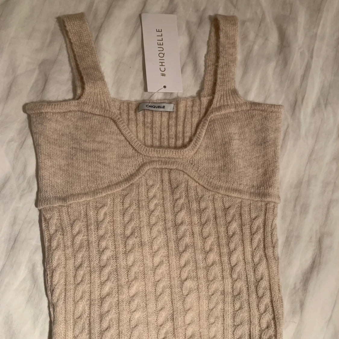 Beige stickat linne  - 90