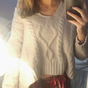 Gråa Kofta  - Fin kofta från Zara i bra skick som inte används då jag inte använder koftor så tänkte sälja min fina kofta 💖 