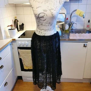 Kjol från Berlin i stretch - Fin vintagekjol som jag har köpt i Berlin men som aldrig används längre, stretch så passar flera storlekar ca M-XL. 