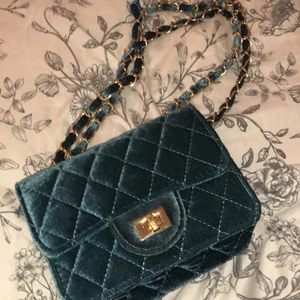 Turkos väska.  - 100kr+ frakt :)