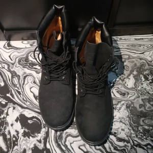 Vinterkängor - Svarta, vinterkängor "waterproof" i stl 44 som är knappt använda. 