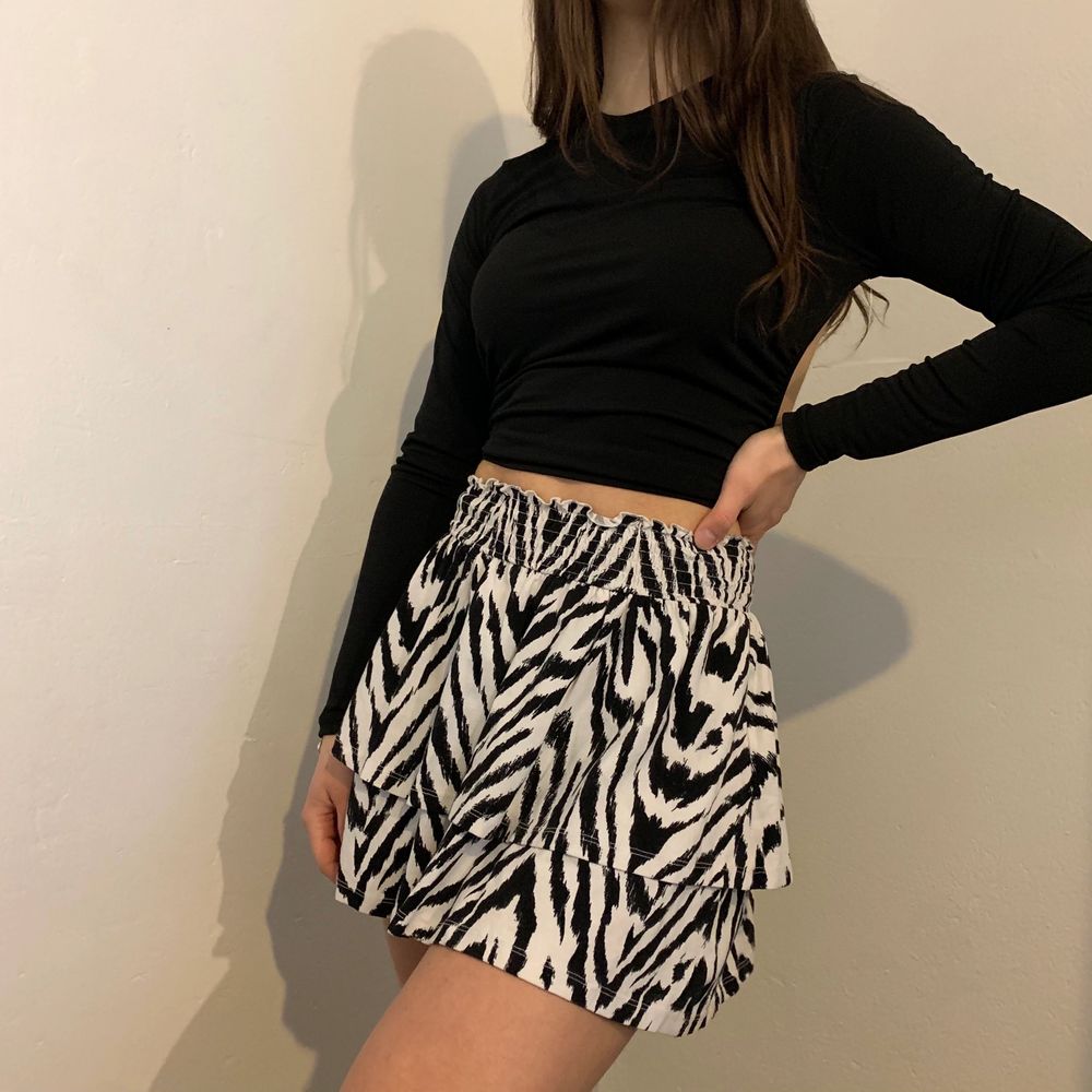 Gullig zebra kjol - Gina Tricot | Plick Second Hand