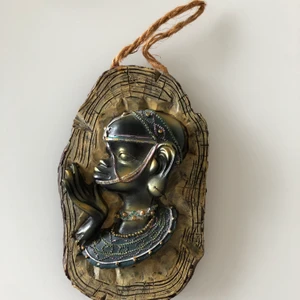 Aldrig använd väggdekoration - Aldrig använd väggdekoration •20x12 cm •Pris: 150 kr 🚫Djurfritt och rökfritt hem 📍Kan mötes upp i Mölnlycke 📬Kan skickas mot fraktkostnad 