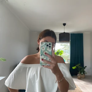 Body  - Body med volang 🤍 storlek xs 