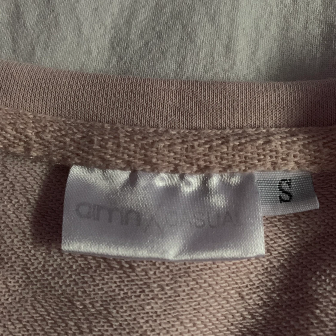 Puderrosa croppad aimn tröja  - 90