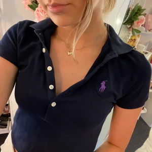 Polo Ralph lauren - Supersnygg Marinblå Ralph lauren tröja i storlek xs😍❤️