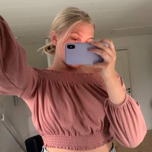 Off shoulder i bra skick💖 knappt använd. 77kr