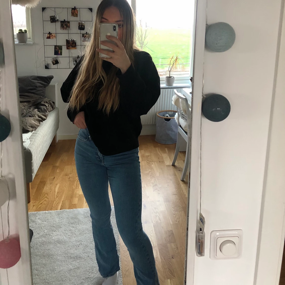 Blåa boot cut jeans 