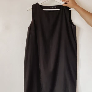 Svart designad klänning - Svart designad klänning