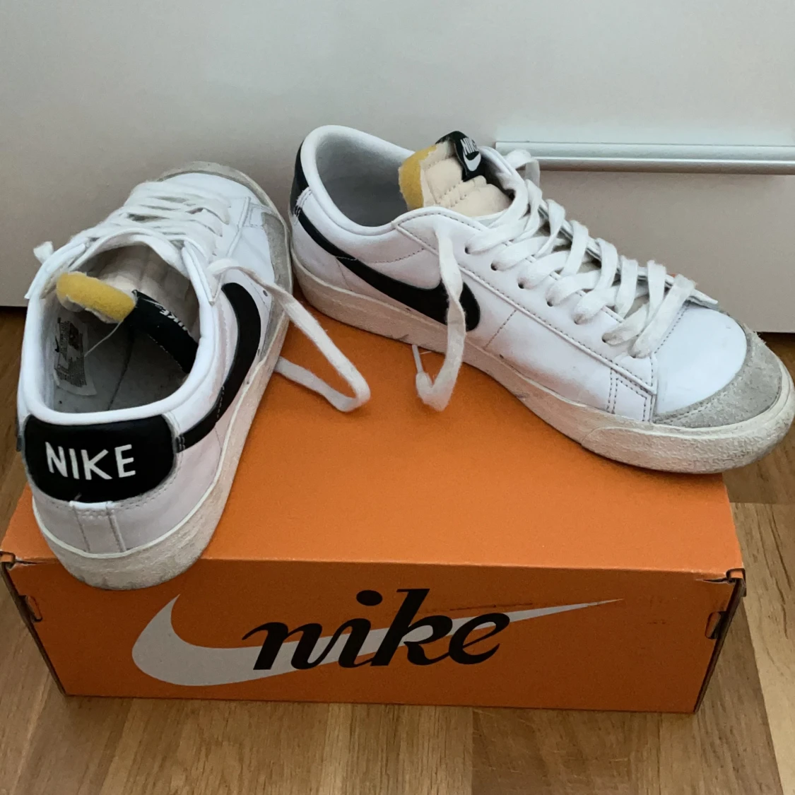 Nike W BLAZER LOW 77 - 91