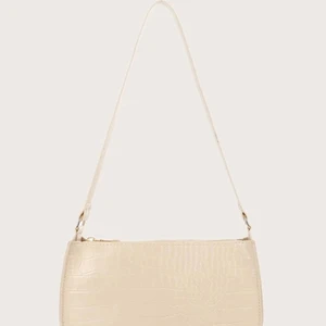 Väska - Beige väska, snygg till sommaren (även vintern). Liten och smidig. 💕✨🌸