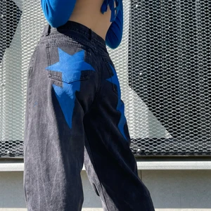 Extremt fräna byxor - Dessa snygga byxor som jag själv målat, frakten kostar 49kr✨