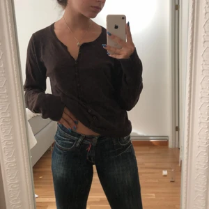 brun kofta  - skitsnygg brun kofta, står ingen storlek på men borde passa en XS-M