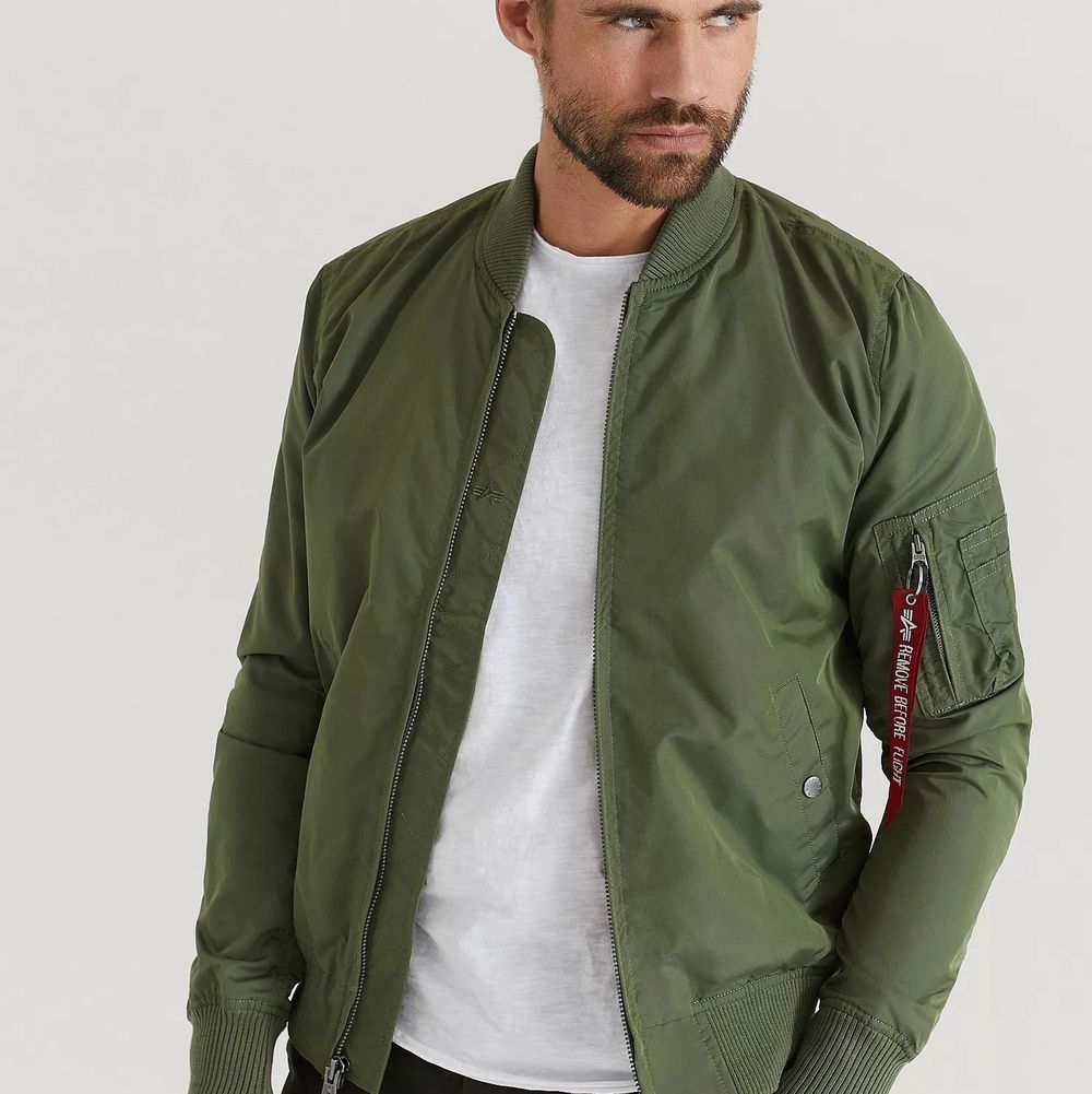 bomberjacka alpha industries