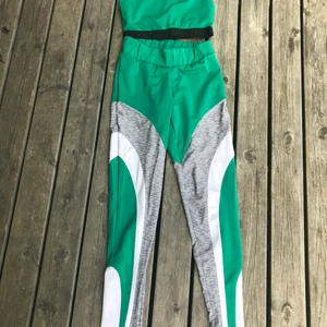 Snygga träningsset!  - Haft dessa i 6 månader, användes väldigt sällan så kläderna är precis som de vore nya! 